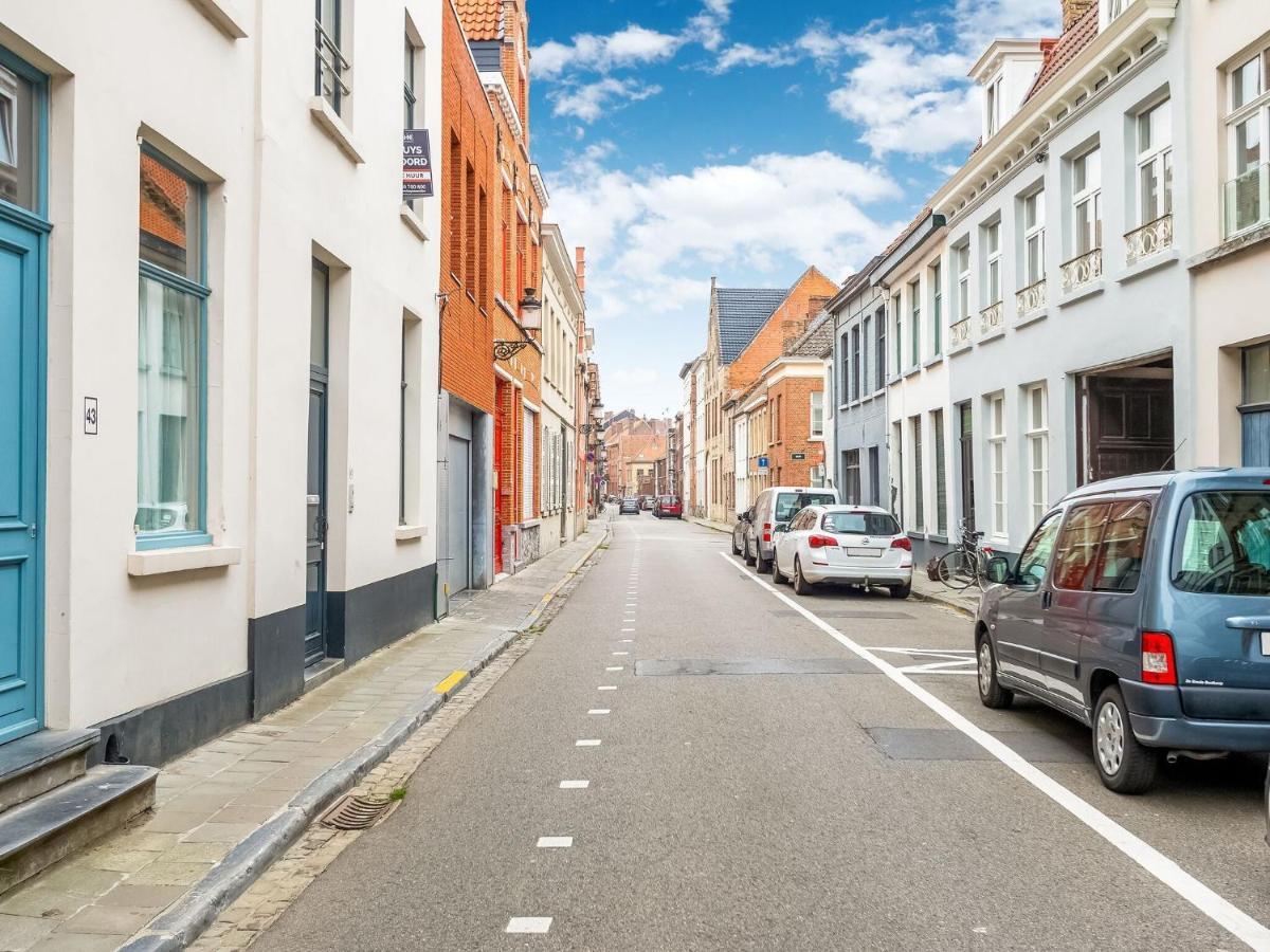 Town House With View Over The 3 Towers Of Bruges Exterior foto